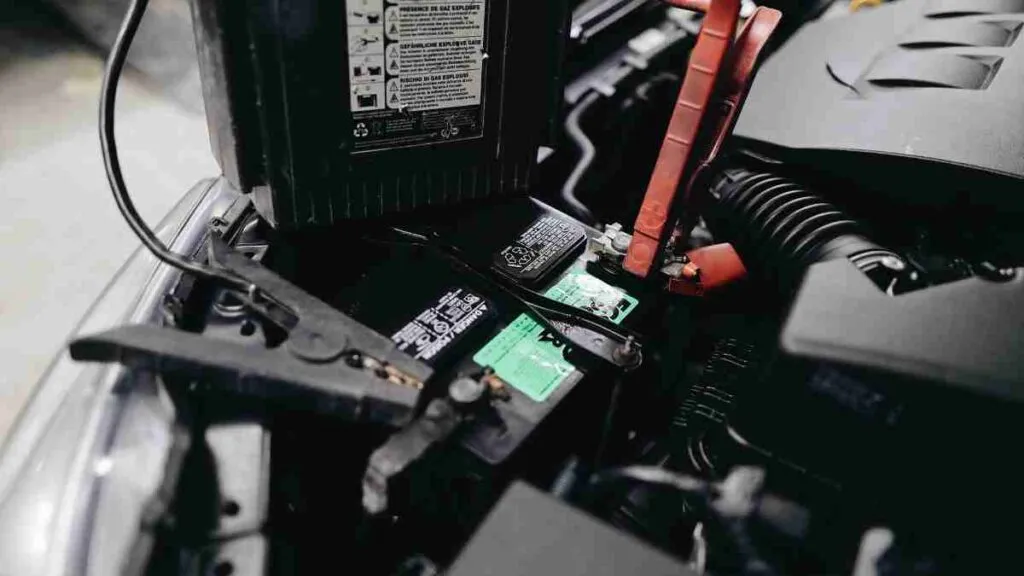 Zdjęcie Prostownik z amperomierzem jak ładować akumulator bezpiecznie i skutecznie