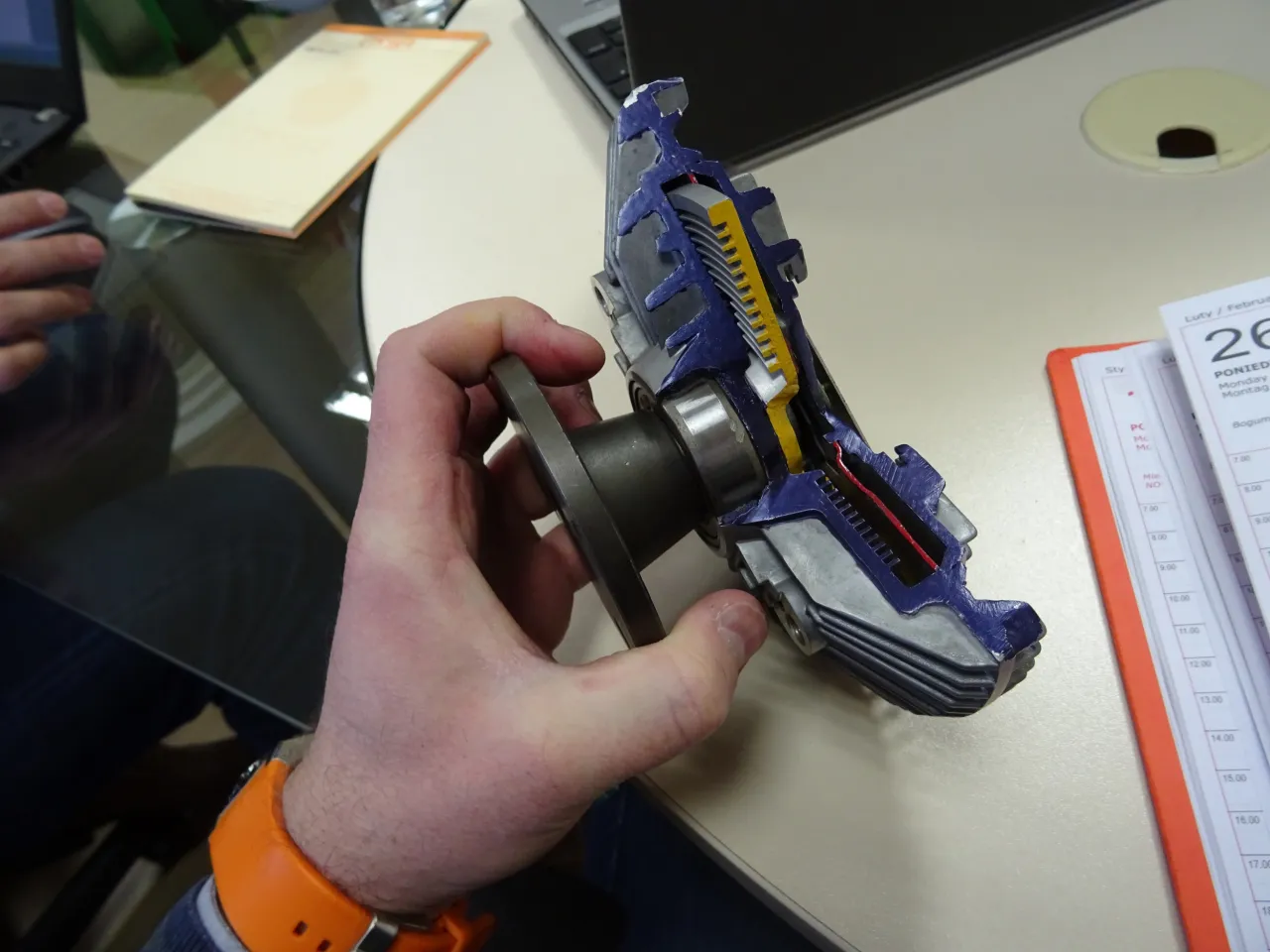 Zdjęcie Jak sprawdzić sprzęgło wiskotyczne wentylatora i uniknąć problemów z silnikiem