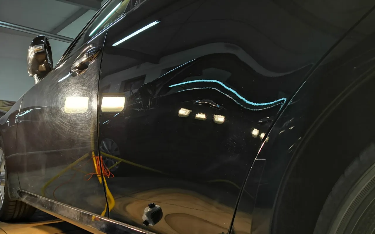 Zdjęcie Czym polerować samochód, aby uzyskać idealny blask bez uszkodzeń