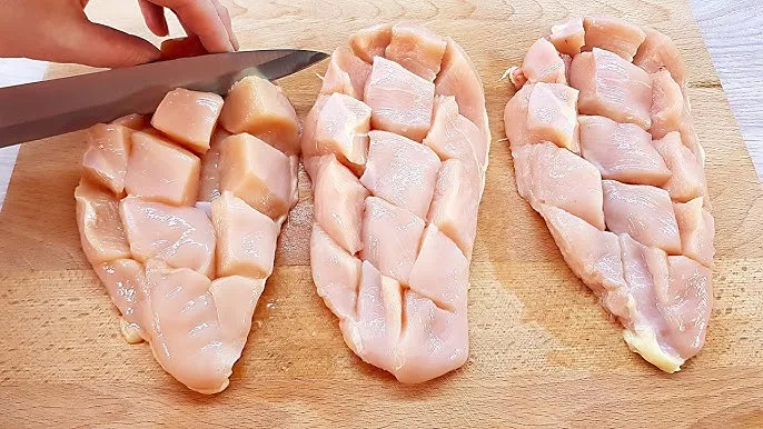 Zdjęcie Jak zrobić dietetyczną pierś z kurczaka, aby uniknąć nudnych posiłków