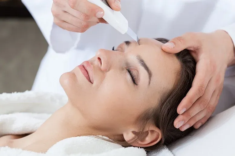 Zdjęcie Peeling kawitacyjny co ile? Odkryj idealny harmonogram dla skóry