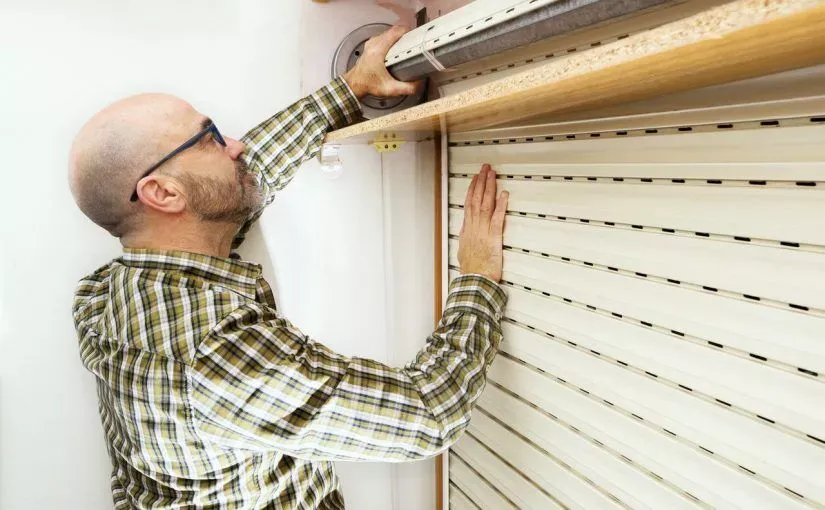 Zdjęcie Jak otworzyć roletę zewnętrzną i uniknąć problemów z mechanizmem