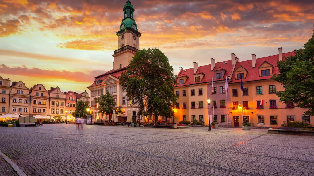 Zdjęcie Jelenia Góra co zwiedzać: odkryj ukryte skarby i atrakcje miasta