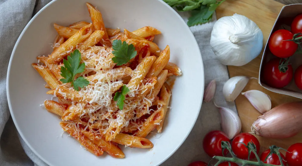 Zdjęcie Pyszny makaron penne z serem: łatwe przepisy na szybki obiad