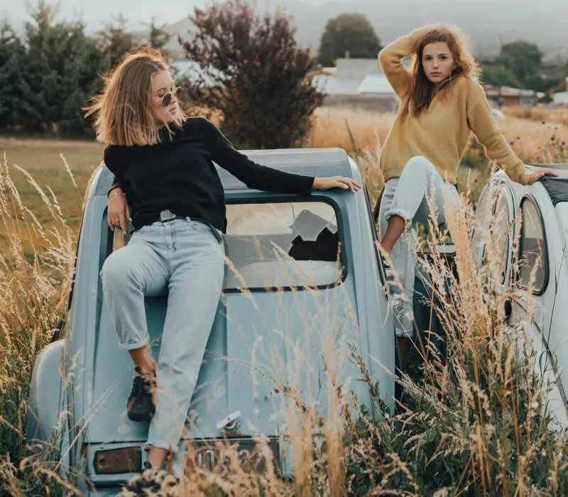 Zdjęcie Gdzie kupić ubrania w stylu vintage? Odkryj unikalne miejsca i porady