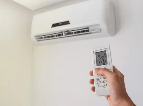 Zdjęcie Ile kosztuje założenie klimatyzacji w bloku? Sprawdź ukryte wydatki
