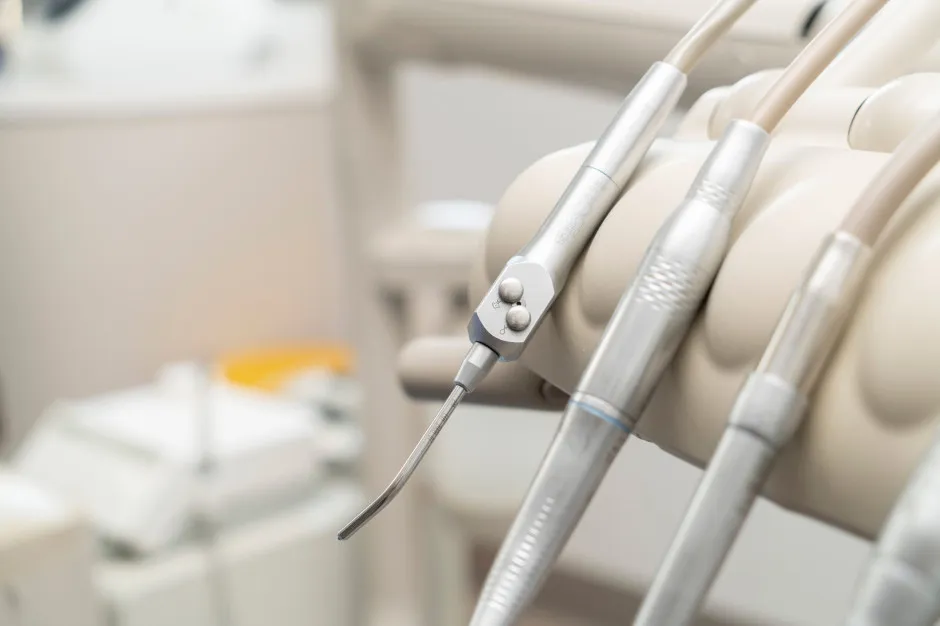 Zdjęcie Czy znieczulenie u dentysty jest na nfz? Sprawdź, co musisz wiedzieć