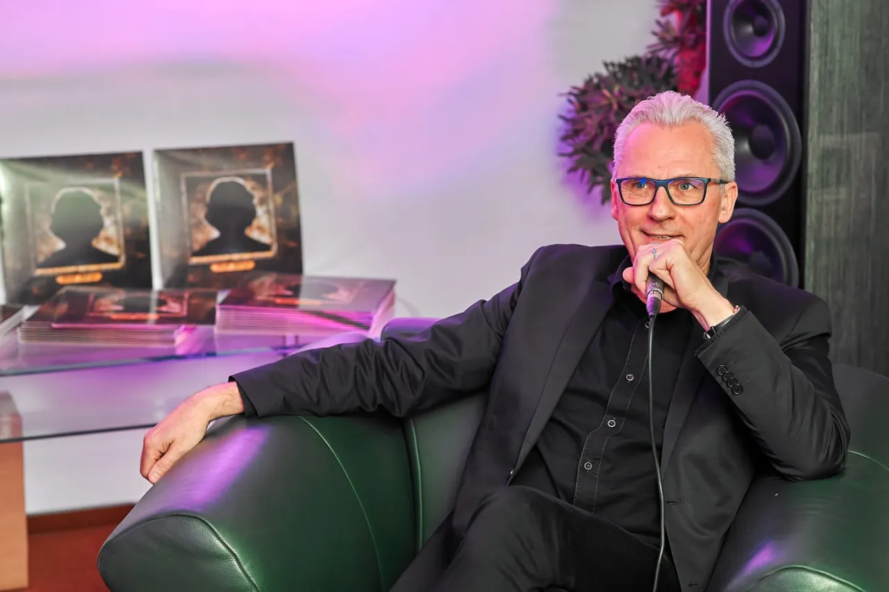Zdjęcie Marek Szulen: polski kompozytor muzyki elektronicznej i album Ankaria
