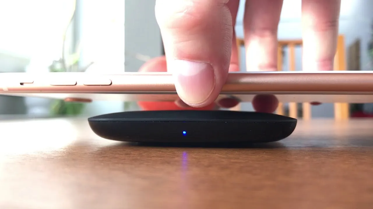 Zdjęcie Jak naładować iPhone bez kabla - proste sposoby na ładowanie bezprzewodowe