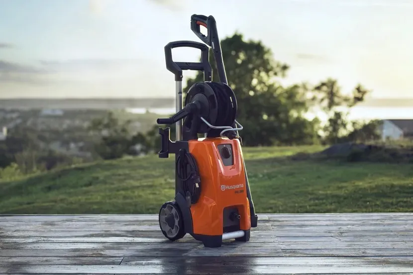 Zdjęcie Jaką myjkę ciśnieniową do mycia elewacji wybrać: 7 ważnych parametrów