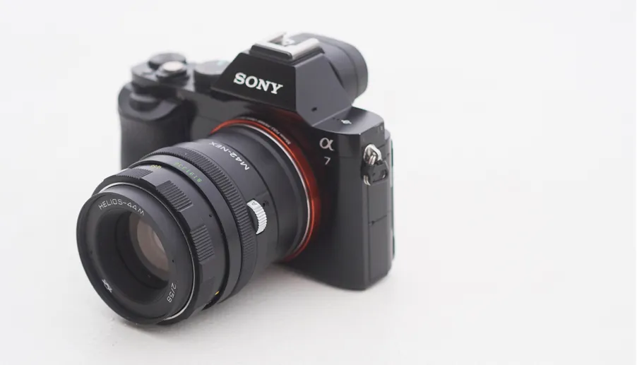 Zdjęcie Jakie obiektywy do Sony A7 warto kupić: kompleksowy test rozwiązań