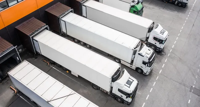 Zdjęcie Ile bierze bus za kilometr? Sprawdź, co wpływa na ceny transportu