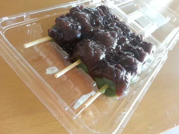 Zdjęcie Jak jeść mochi: bezpieczne sposoby i najlepsze metody podania