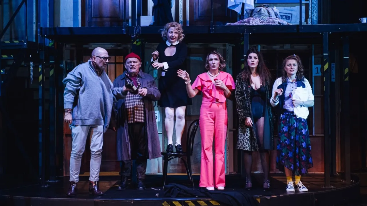 Zdjęcie Czego nie widać w teatrze: kulisy, recenzje i niezwykłe występy