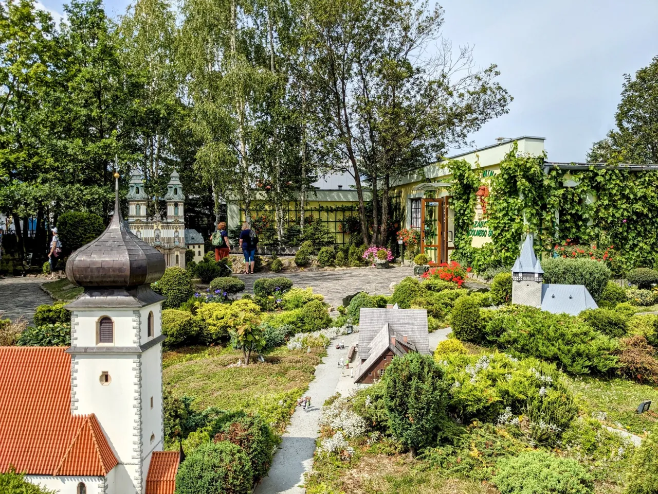 Zdjęcie Park miniatur zabytków Dolnego Śląska w Kowarach - co warto wiedzieć