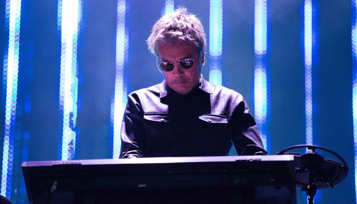 Zdjęcie Pionier muzyki elektronicznej: Jak ich twórczość zmieniła świat muzyki