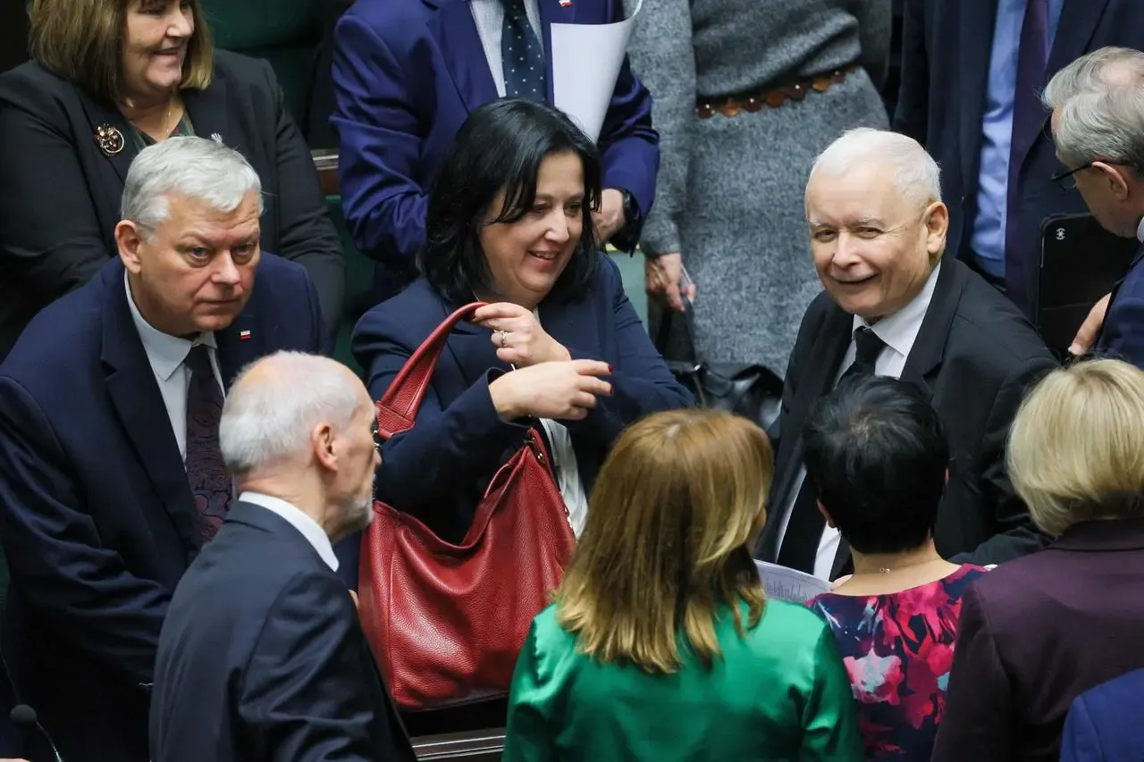 Zdjęcie Czy Jarosław Kaczyński jest posłem? Oto, co musisz wiedzieć
