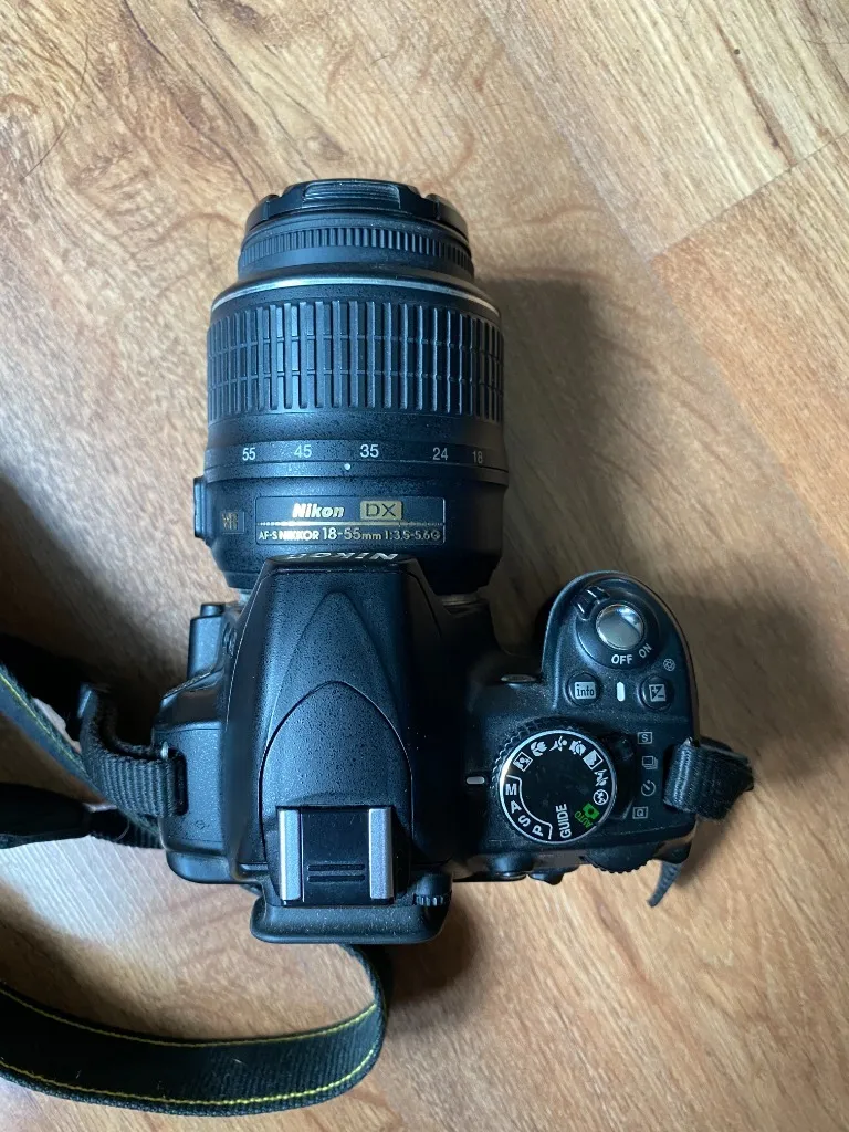 Zdjęcie Aparat fotograficzny lustrzanka na Allegro – najlepsze oferty i ceny
