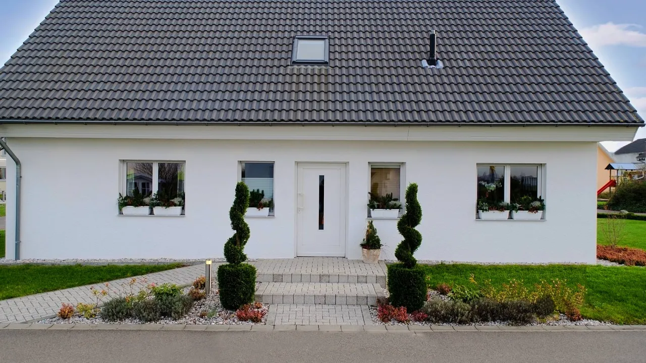 Zdjęcie Jak pomalować elewację z baranka: 5 kroków do idealnego efektu