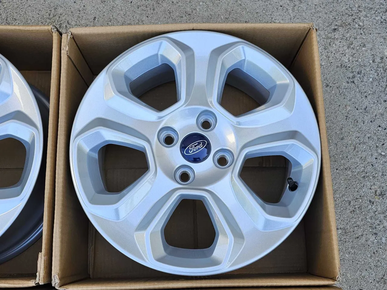 Zdjęcie Ford Fiesta MK7 jakie felgi aluminiowe - uniknij kosztownych błędów