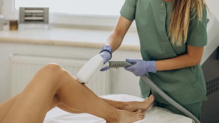 Zdjęcie Od jakiego wieku depilacja laserowa? Poznaj ważne zasady i zalecenia