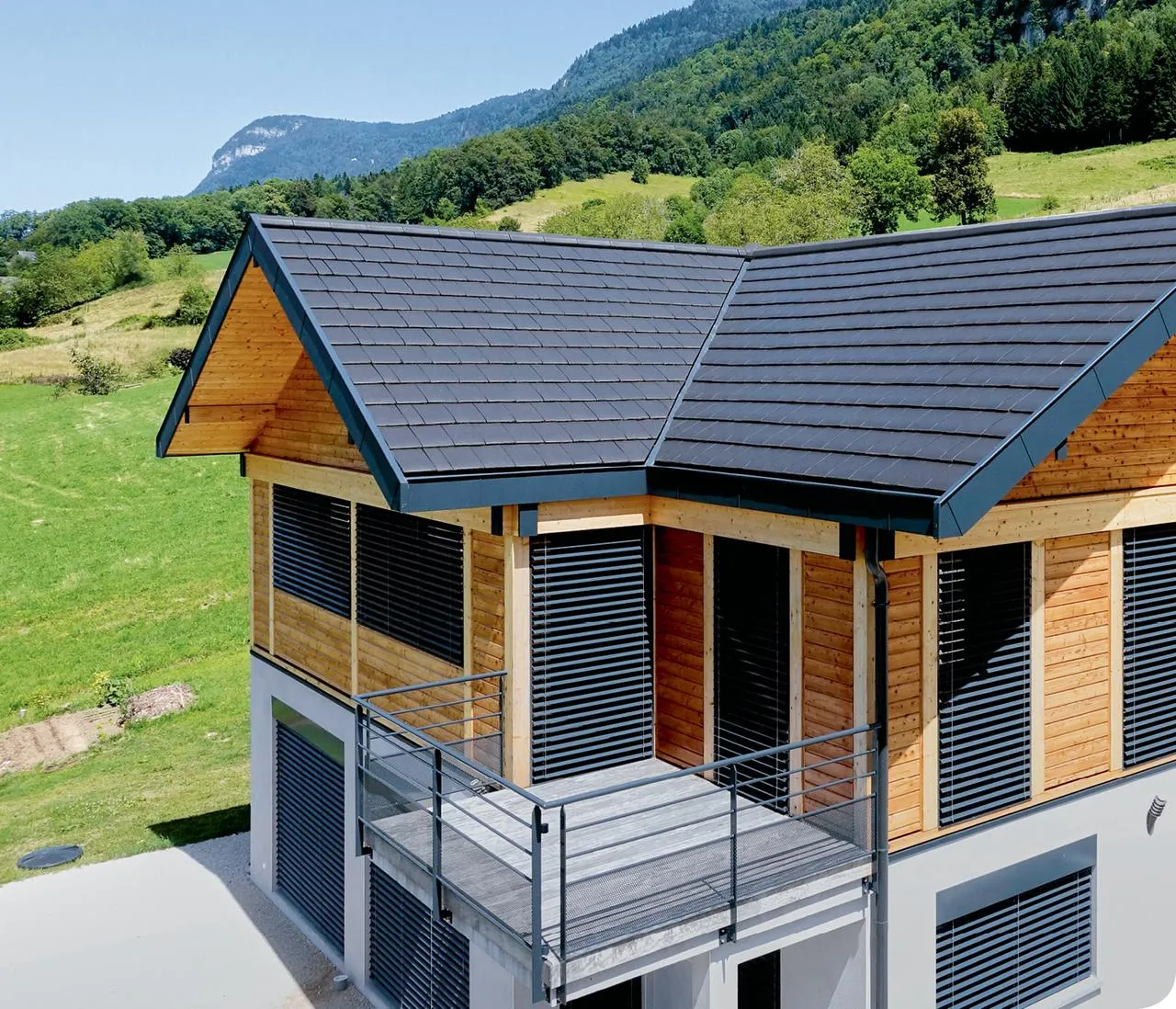 Zdjęcie Dachówka płaska na mijankę czy prosto – która metoda jest lepsza?