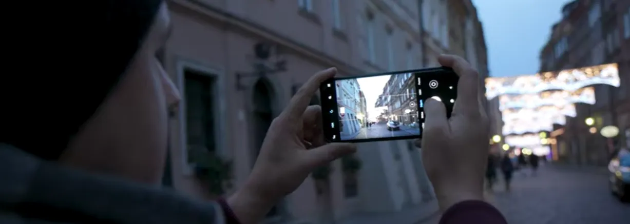 Zdjęcie Jak włączyć lampę błyskową w telefonie: 3 najprostsze sposoby dla każdego