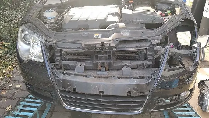 Zdjęcie Jak zdjąć przedni zderzak vw t5 - uniknij najczęstszych błędów