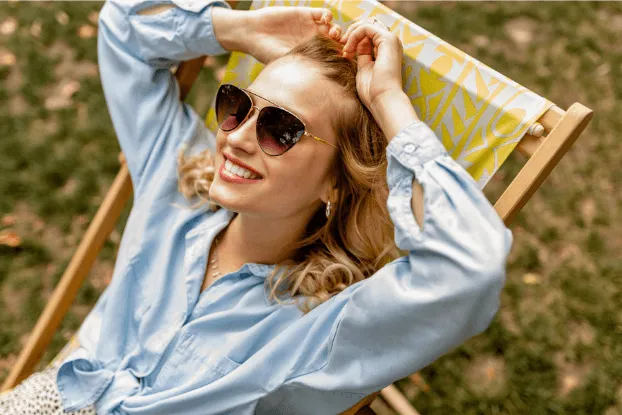 Zdjęcie Modne okulary przeciwsłoneczne stylizacje, które odmienią twój look