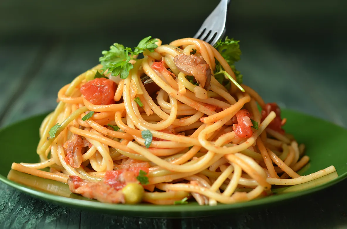 Zdjęcie Spaghetti z boczniakami - prosty przepis na pyszne danie wegańskie