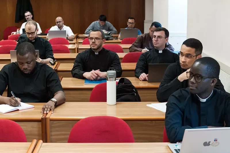 Zdjęcie Celibat w kościele od kiedy? Zaskakująca historia i jej znaczenie