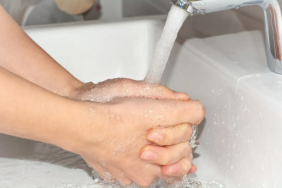Zdjęcie Jaka temperatura wody w kranie? Sprawdź, co powinieneś wiedzieć