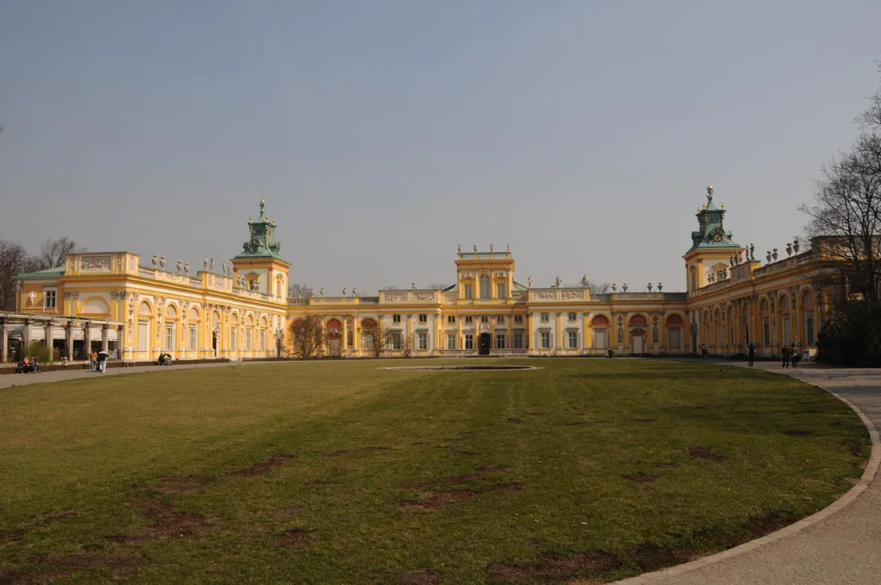 Zdjęcie Pałac królewski w Wilanowie - historia, architektura i atrakcje muzealne