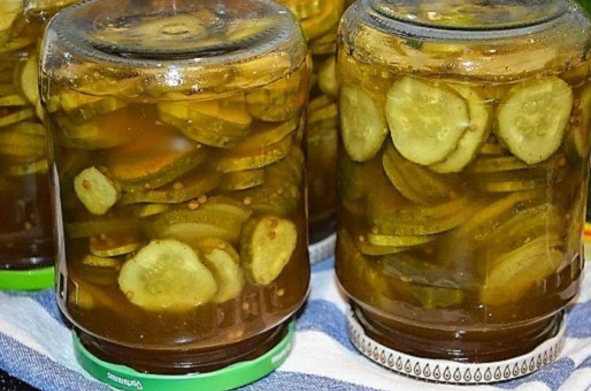 Zdjęcie Jak zrobić ogórki w curry - prosty przepis na pyszne przetwory