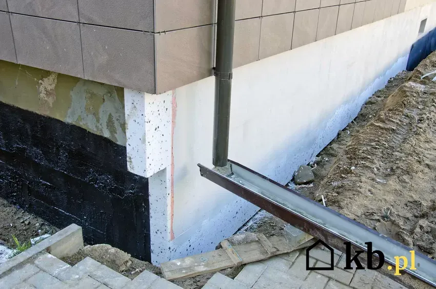 Zdjęcie Jakiej grubości styropian na fundamenty? Kluczowe informacje i porady
