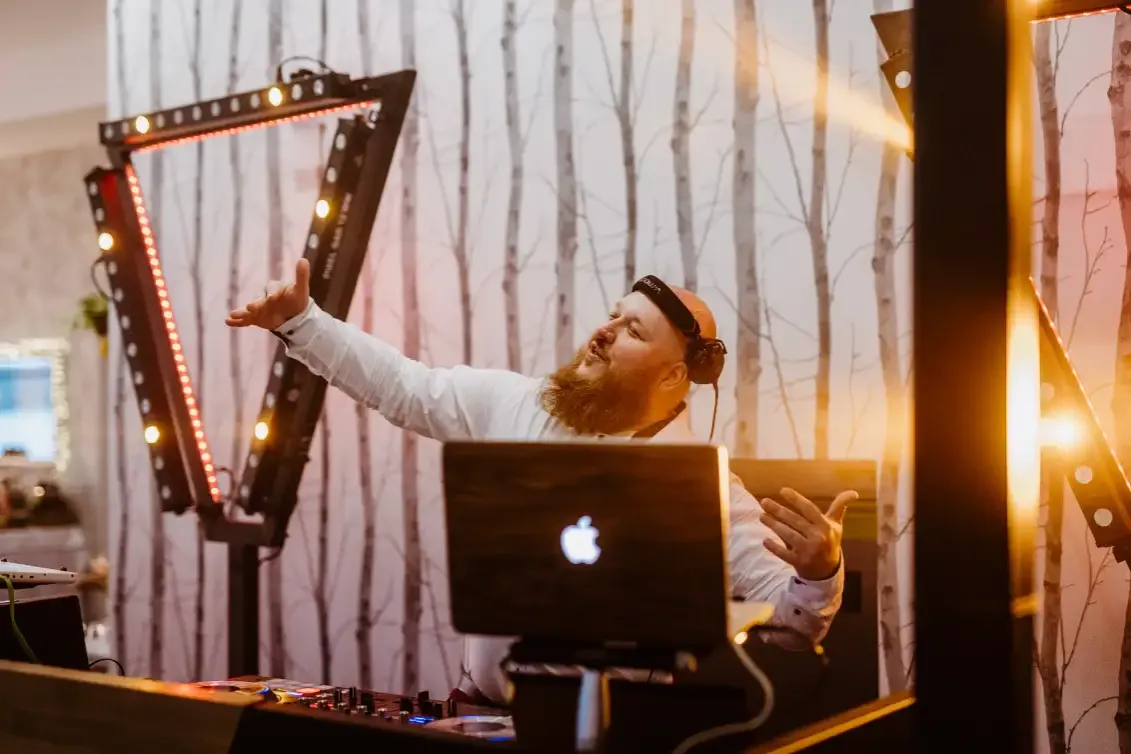 Zdjęcie Jak napisać do DJ w sprawie 18, aby otrzymać odpowiedź?