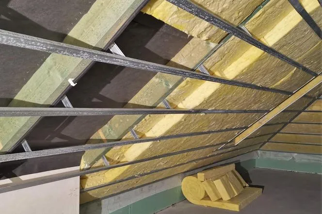 Zdjęcie Rockwool czy Isover na poddasze: Porównanie parametrów i właściwości