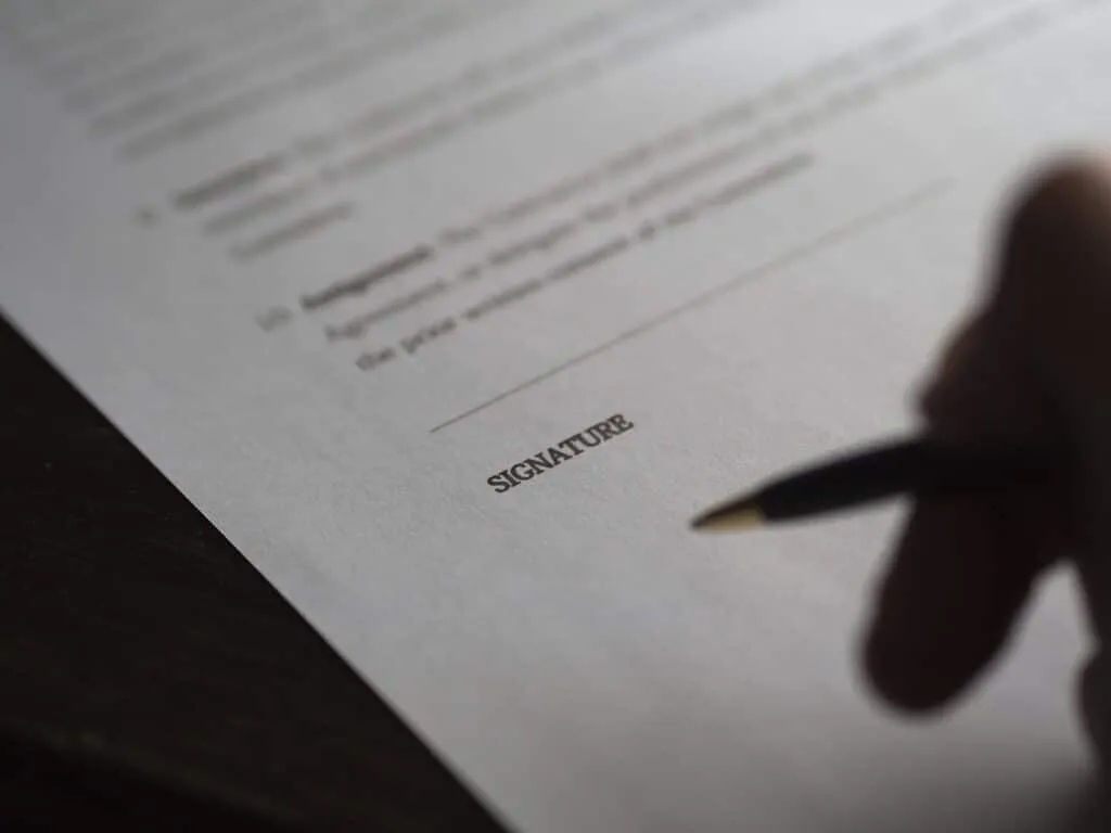 Zdjęcie Gdzie uzyskać odpis aktu własności ziemi? Kluczowe informacje i procedury