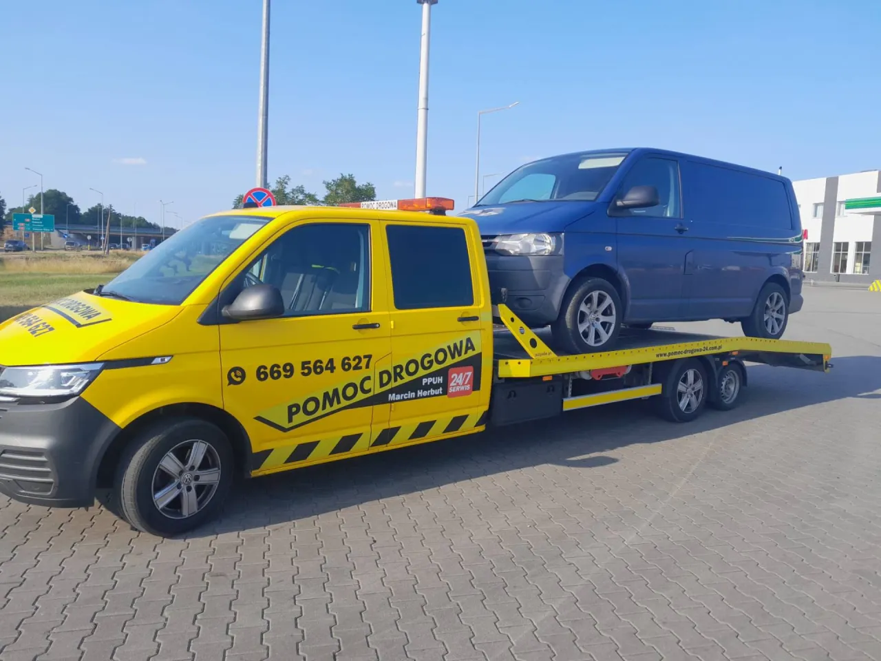 Zdjęcie Ile kosztuje laweta na autostradzie w Niemczech? Sprawdź ceny i ukryte koszty