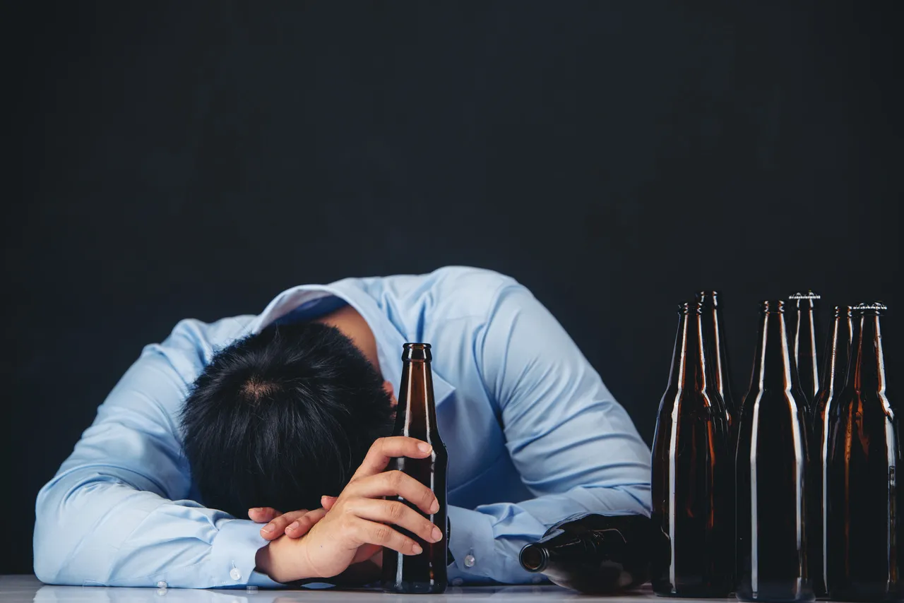Zdjęcie Czy jedno piwo dziennie to alkoholizm? Sprawdź, co mówią eksperci