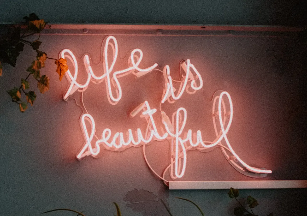 Zdjęcie Jak stworzyć neon DIY - proste kroki, materiały i pomysły na design