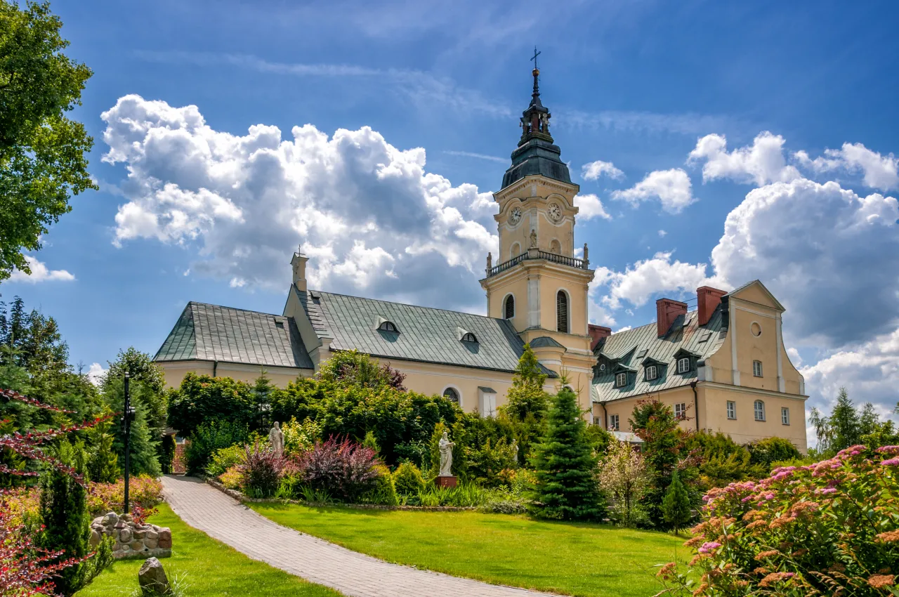 Zdjęcie Sanktuarium Matki Bożej Zwycięskiej w Brdowie – historia i znaczenie