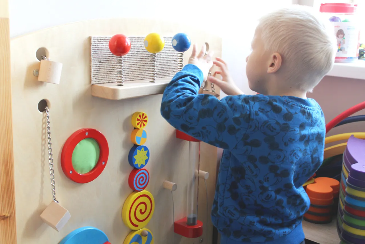 Zdjęcie Integracja sensoryczna: 10 skutecznych ćwiczeń i zabaw dla dzieci