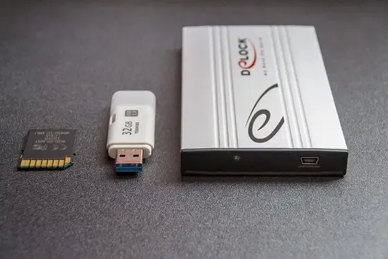 Zdjęcie Jaki format pendrive do telewizora, aby uniknąć problemów z odtwarzaniem?