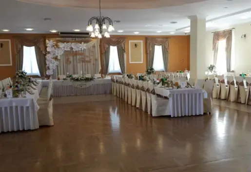 Zdjęcie Dworek Soplicowo w Busku-Zdroju: idealne miejsce na wesele i imprezy