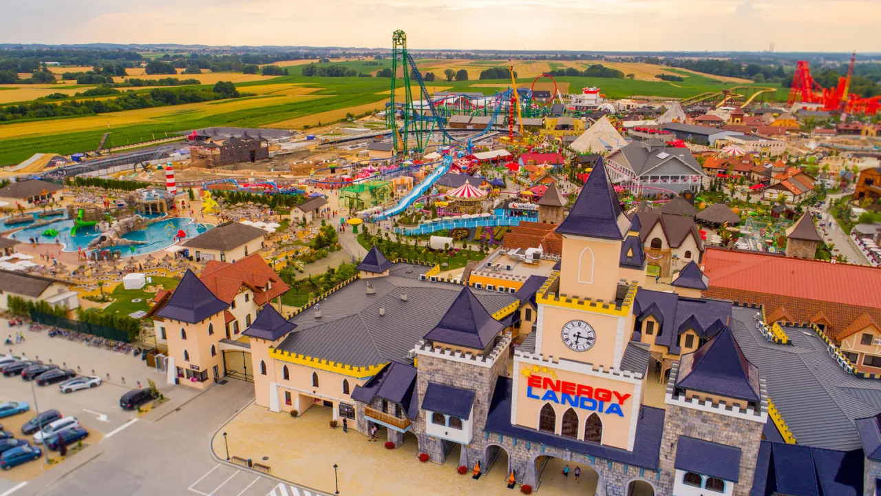 Zdjęcie Śląskie Wesołe Miasteczko czy Energylandia: Porównanie atrakcji