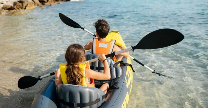 Zdjęcie Kajak pneumatyczny: wybierz model dopasowany do potrzeb i budżetu.