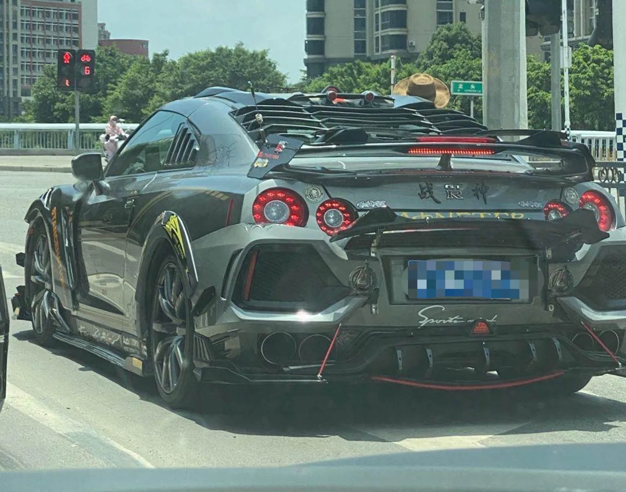 Zdjęcie Najlepsze spoilery do Nissana GT-R: Wybierz idealny dla siebie