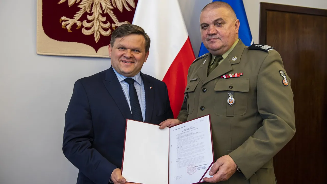 Zdjęcie Generał Czosnek: niezwykła kariera wojskowa i wpływ na polską armię
