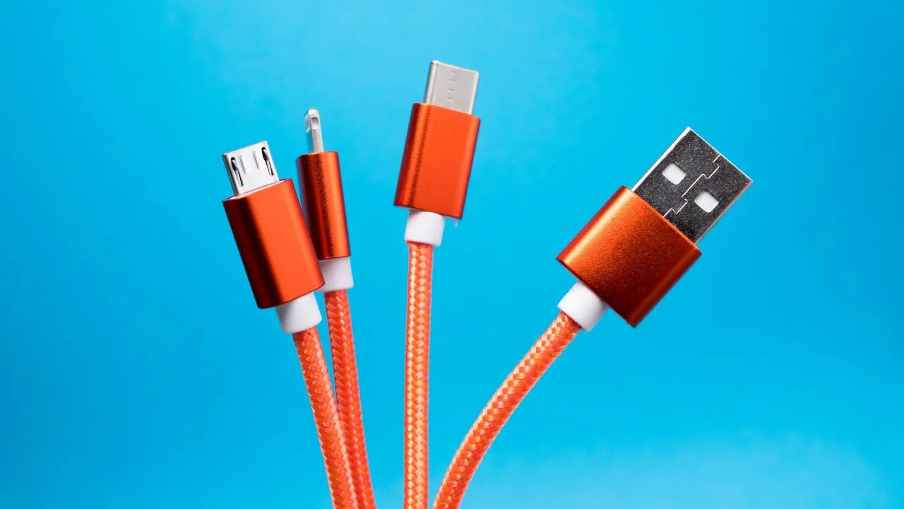 Zdjęcie Czy kable to elektrośmieci? Sprawdź, jak uniknąć problemów z odpadami
